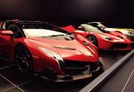 Ferrari e Lamborghini querem continuar com carros a gasolina após 2035