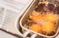 Conheça o ponto de fumaça dos principais óleos, que é a temperatura limite para evitar danos à saúde