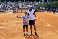 Davi e Golias? Diferença de altura entre tenistas John Isner e Diego Schwartzman surpreende a web