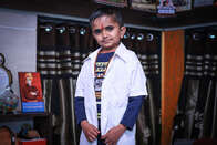 Indiano parece uma criança, mas é o "menor médico do mundo"